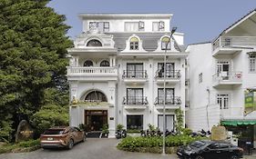 Khách sạn căn hộ TTR Moonstone